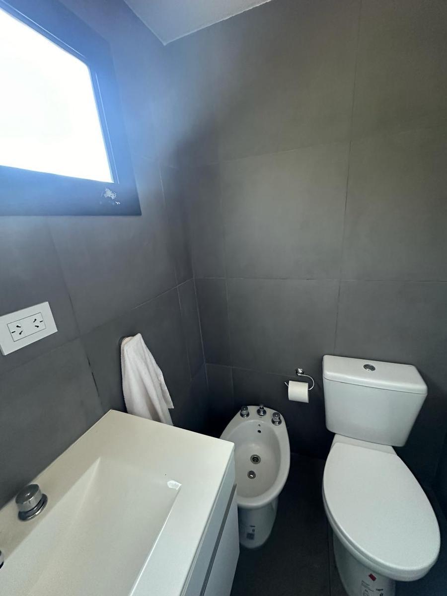 Complejo en Venta Mar Azul a 300 m de La Playa, Doble Terreno, 3 Casas con Pileta y Parrilla 4