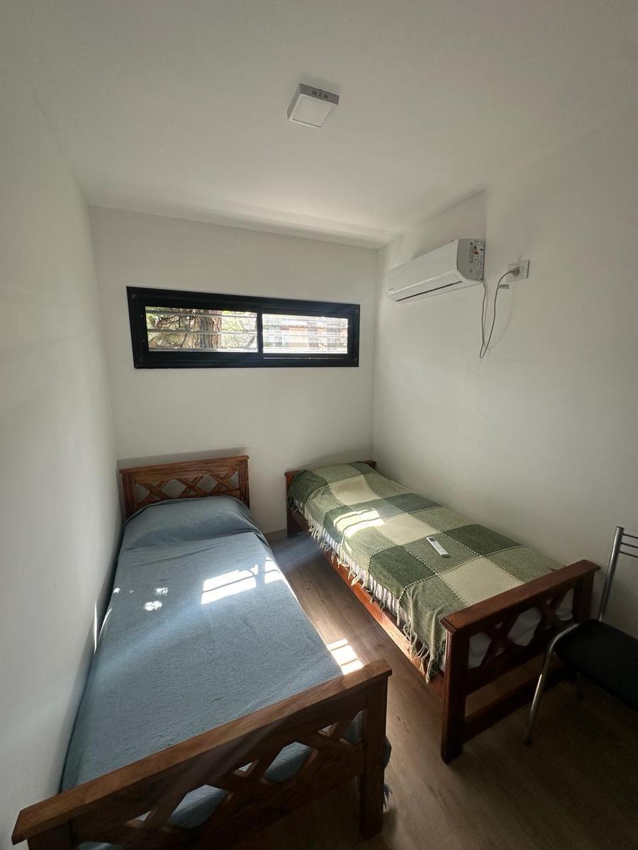 Complejo en Venta Mar Azul a 300 m de La Playa, Doble Terreno, 3 Casas con Pileta y Parrilla 3