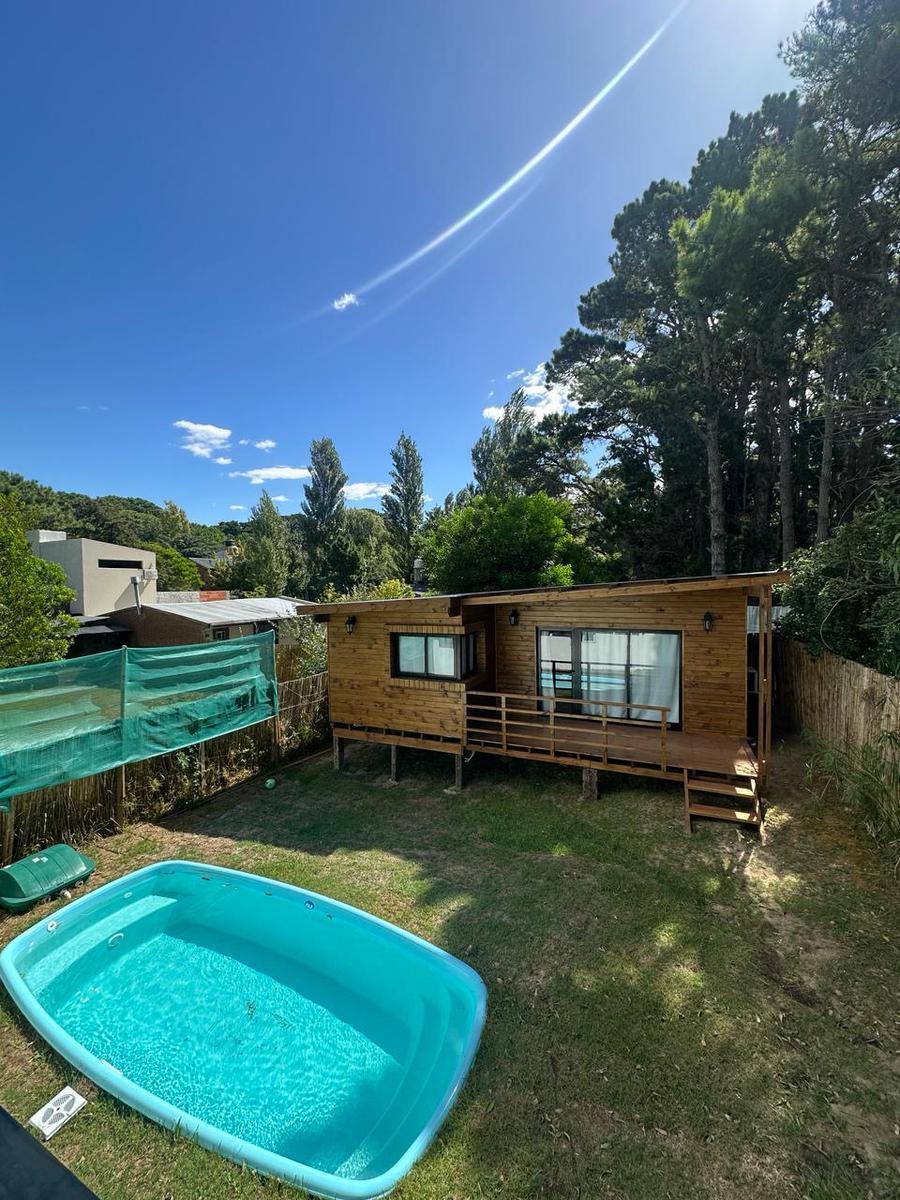 Complejo en Venta Mar Azul a 300 m de La Playa, Doble Terreno, 3 Casas con Pileta y Parrilla 3