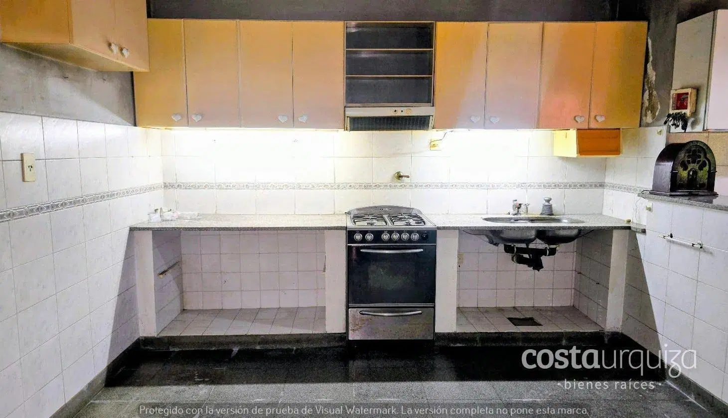 Casa en Martínez, 380 m2 de terreno, 3 dormitorio, amplio jardín y pileta. 5
