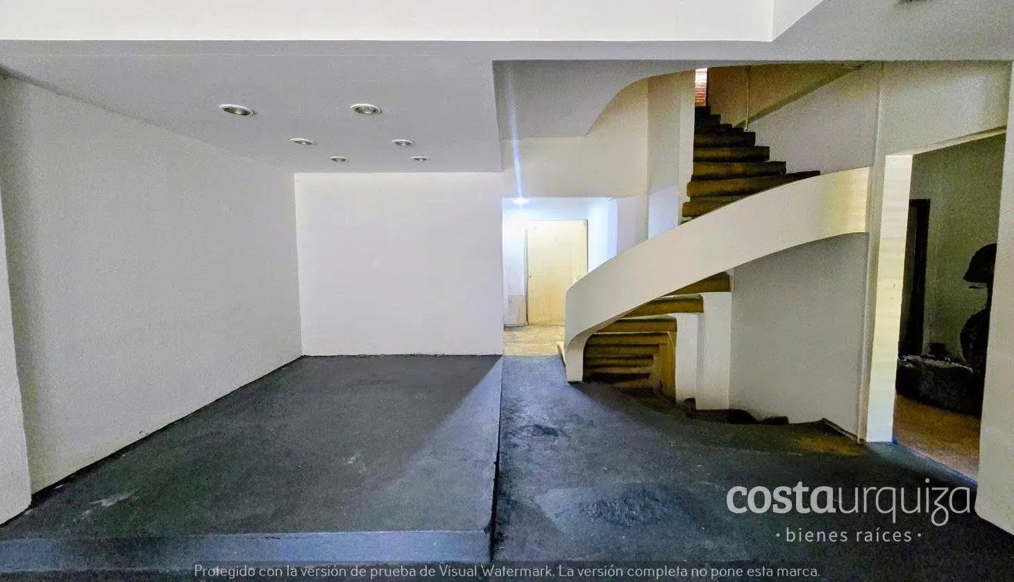 Casa en Martínez, 380 m2 de terreno, 3 dormitorio, amplio jardín y pileta. 2