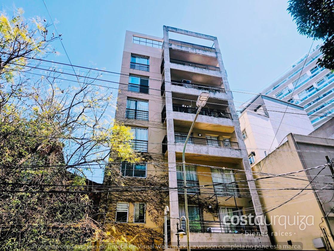 Excelente departamento 3 ambientes en duplex AMOBLADO, en Olivos - Pileta, parrilla y cochera fija