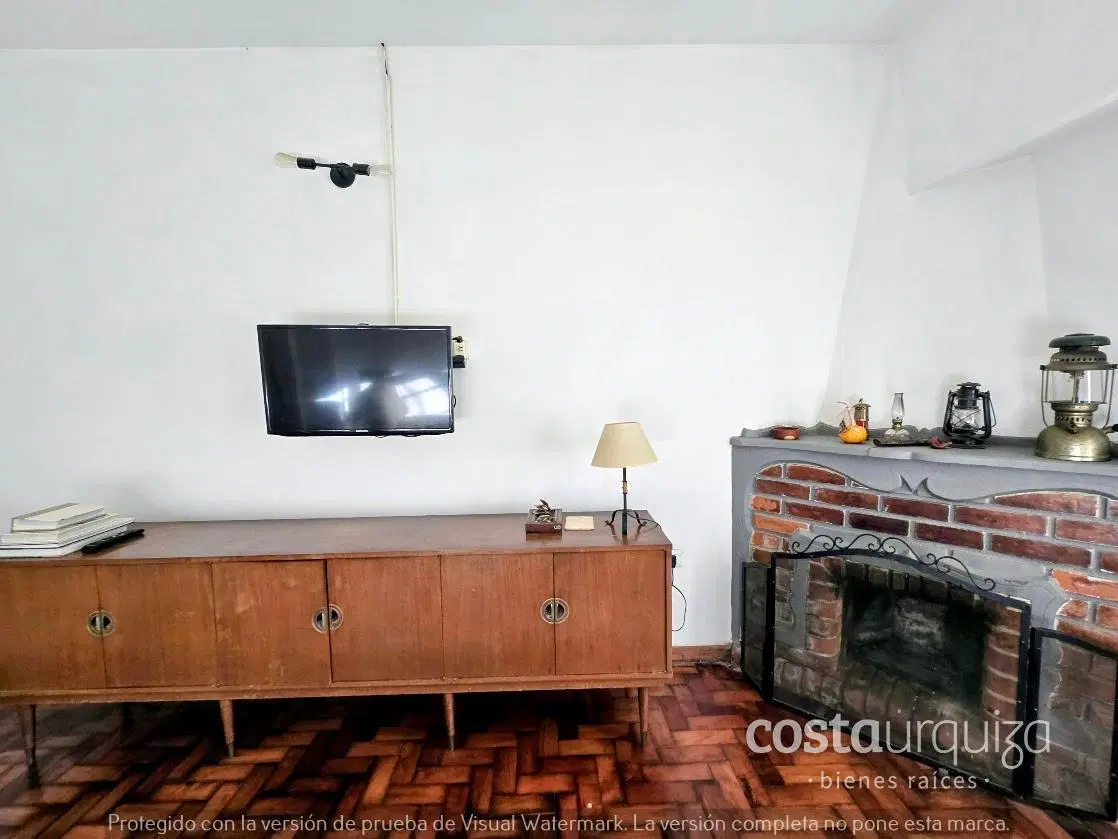 Casa en San Isidro - gran jardín - parrilla cubierta - pileta (400 m2 de lote) 3