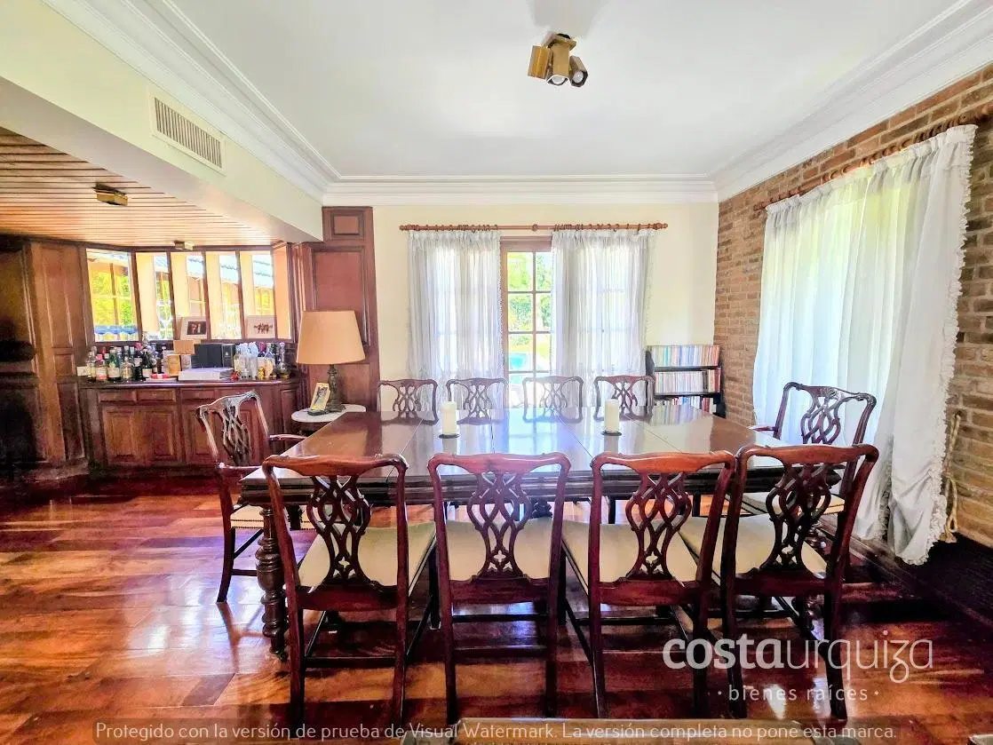 Casa en Campo Chico, 3 dormitorios, pileta y gran quincho 8