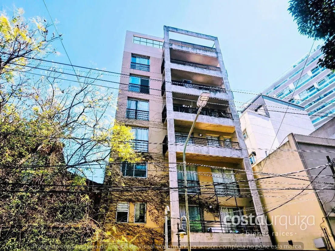 Excelente departamento 3 ambientes en duplex en Olivos - Pileta, parrilla y cochera fija 2