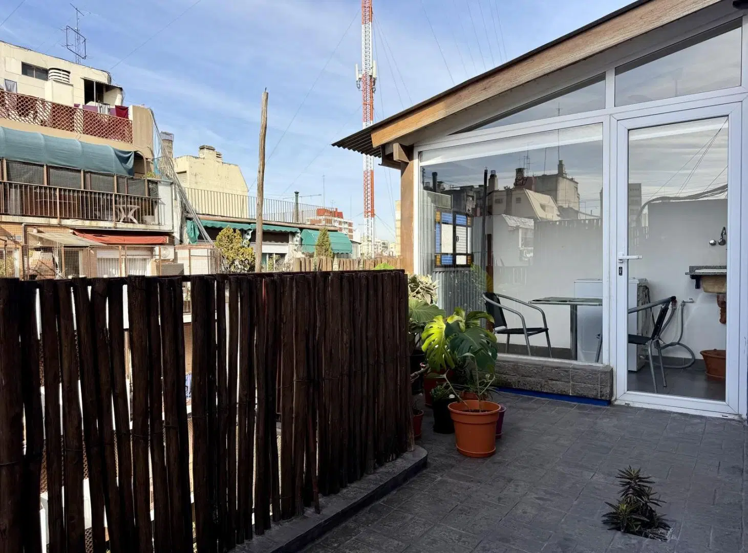 Departamento de 3 dormitorios 2 baños y terraza al frente en Palermo 2