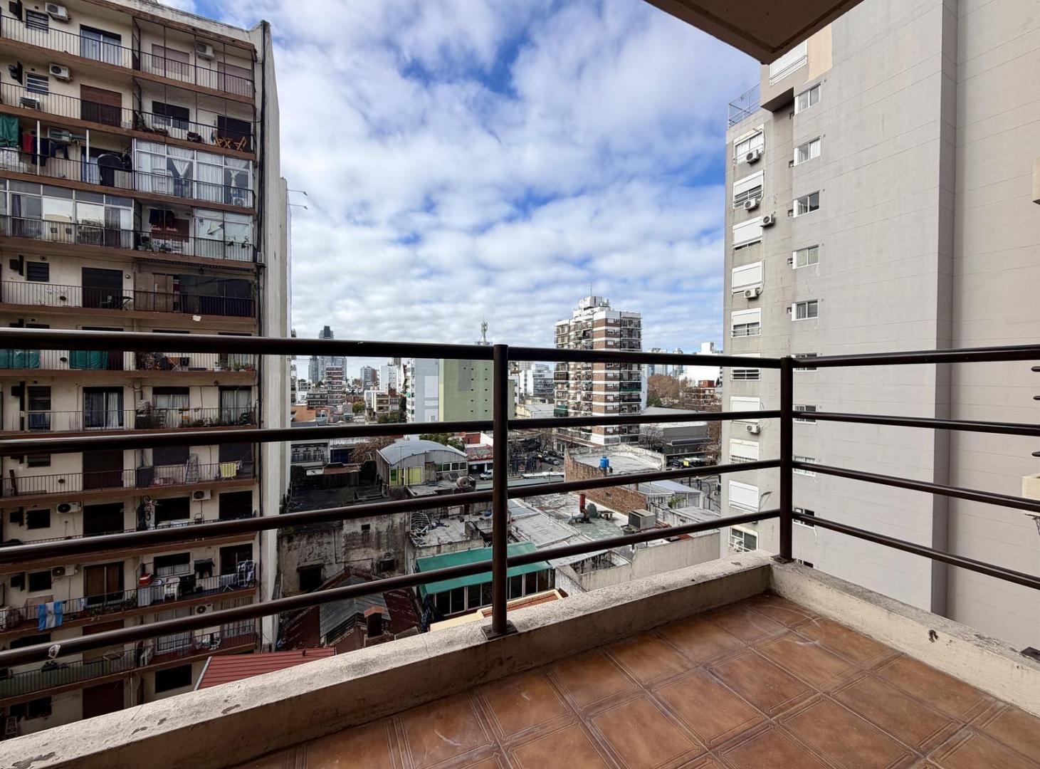 Foto de Departamento de 2 ambientes con vista abierta sobre Boulevard San Isidro, imagen 1