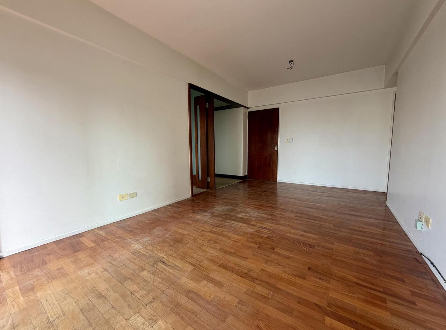 Foto de Departamento de 2 ambientes con vista abierta sobre Boulevard San Isidro, imagen 2