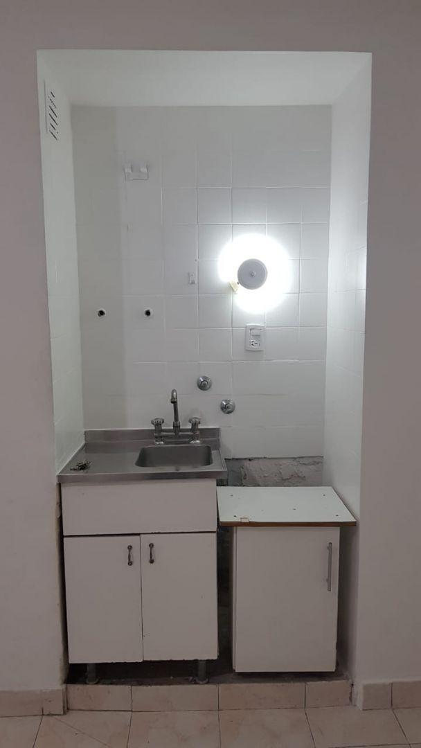 Departamento Monoambiente. | Av Rivadavia 1317 2