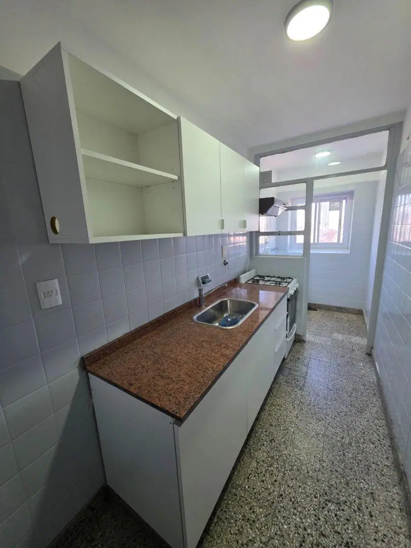 Departamento 3 ambientes 0 dormitorios. | Avenida de Mayo 1316 2
