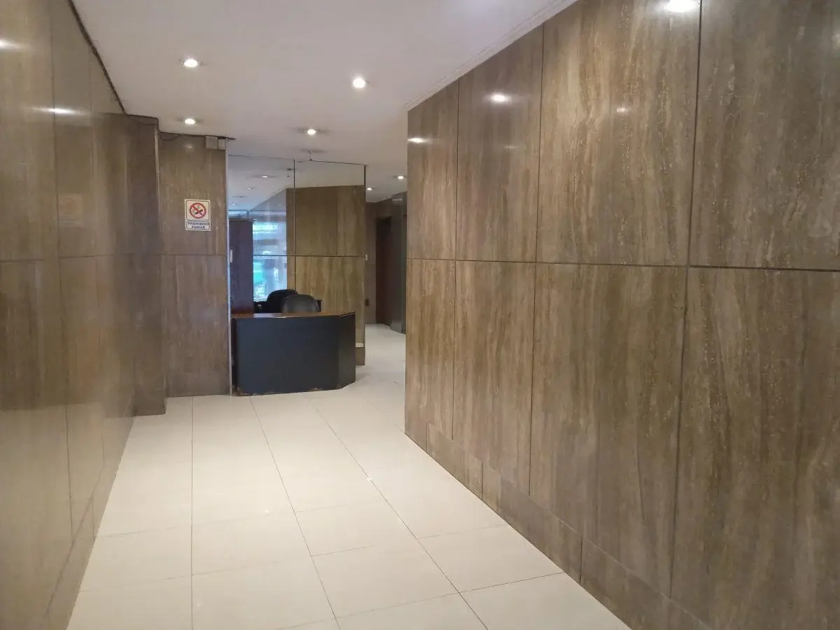 Oficina en Microcentro de 35 m2 con baño privado. 3