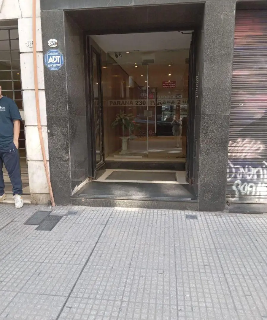 Oficina en Microcentro de 35 m2 con baño privado. 2
