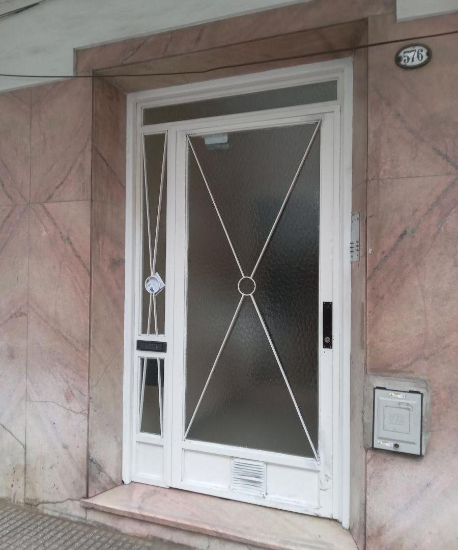 Foto de Departamento de 2 ambientes con balcón al frente, por escalera en VILLA, imagen 3