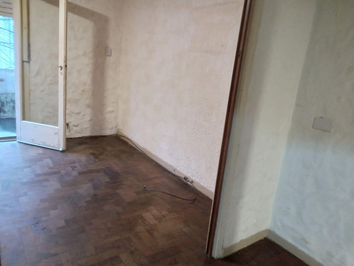 Foto de Departamento de 2 ambientes con balcón al frente, por escalera en VILLA, imagen 2