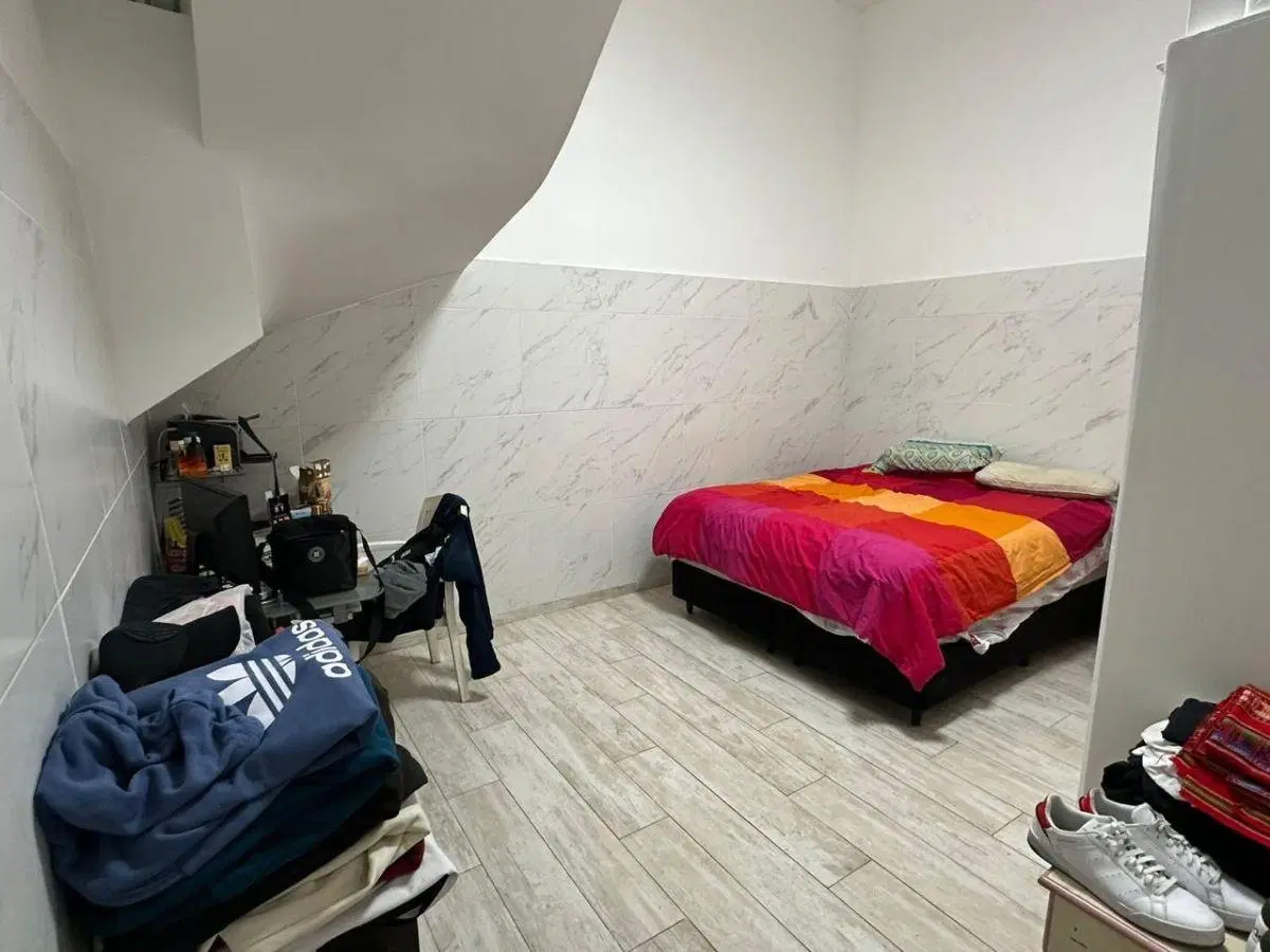CASA EN VENTA 5 AMBIENTES CON COCHERA Y PILETA EN POMPEYA 8