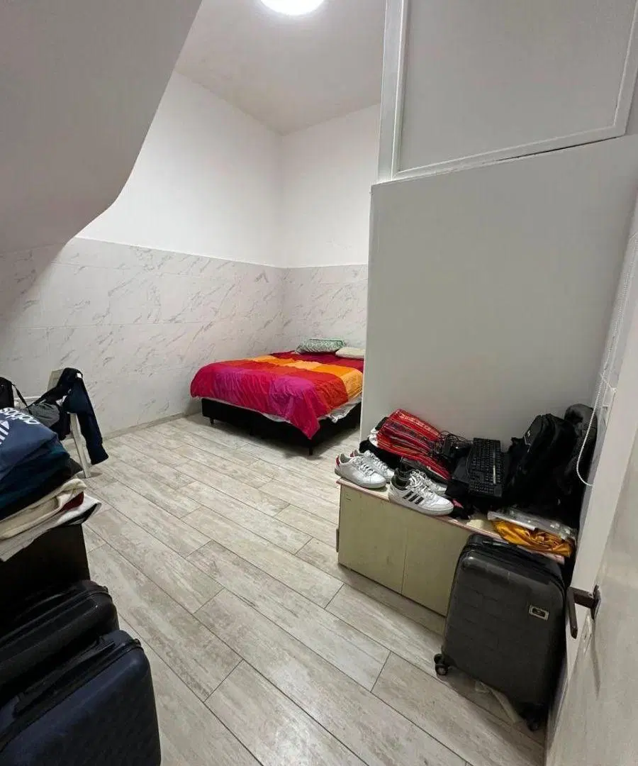 CASA EN VENTA 5 AMBIENTES CON COCHERA Y PILETA EN POMPEYA 4
