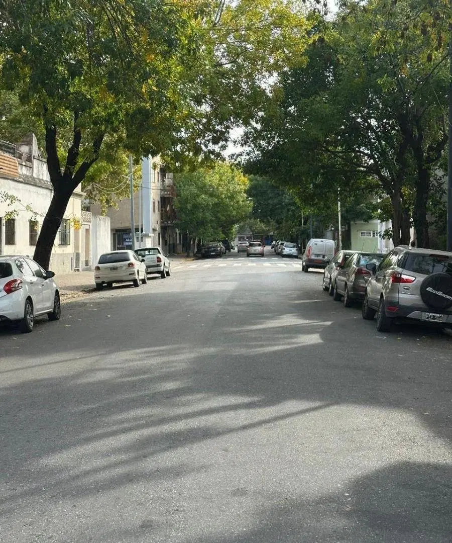 CASA EN VENTA 5 AMBIENTES CON COCHERA Y PILETA EN POMPEYA 5