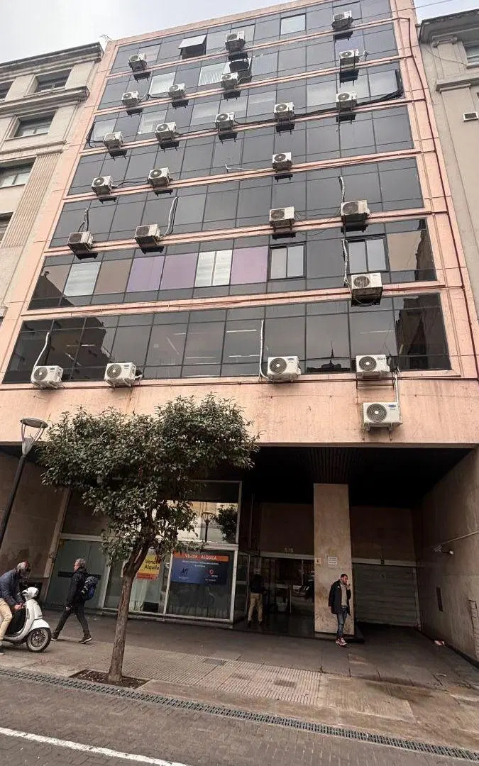 OFICINA 230M2 VENTA MICROCENTRO 1 COCHERA 4
