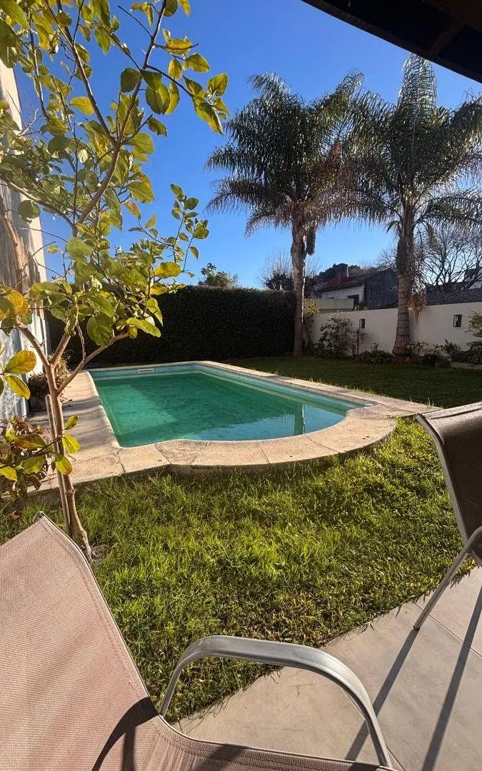 EXCELENTE CASA DE 4 DORMITORIOS CON PISCINA, PARQUE, GARAGE Y PLAYROOM 3