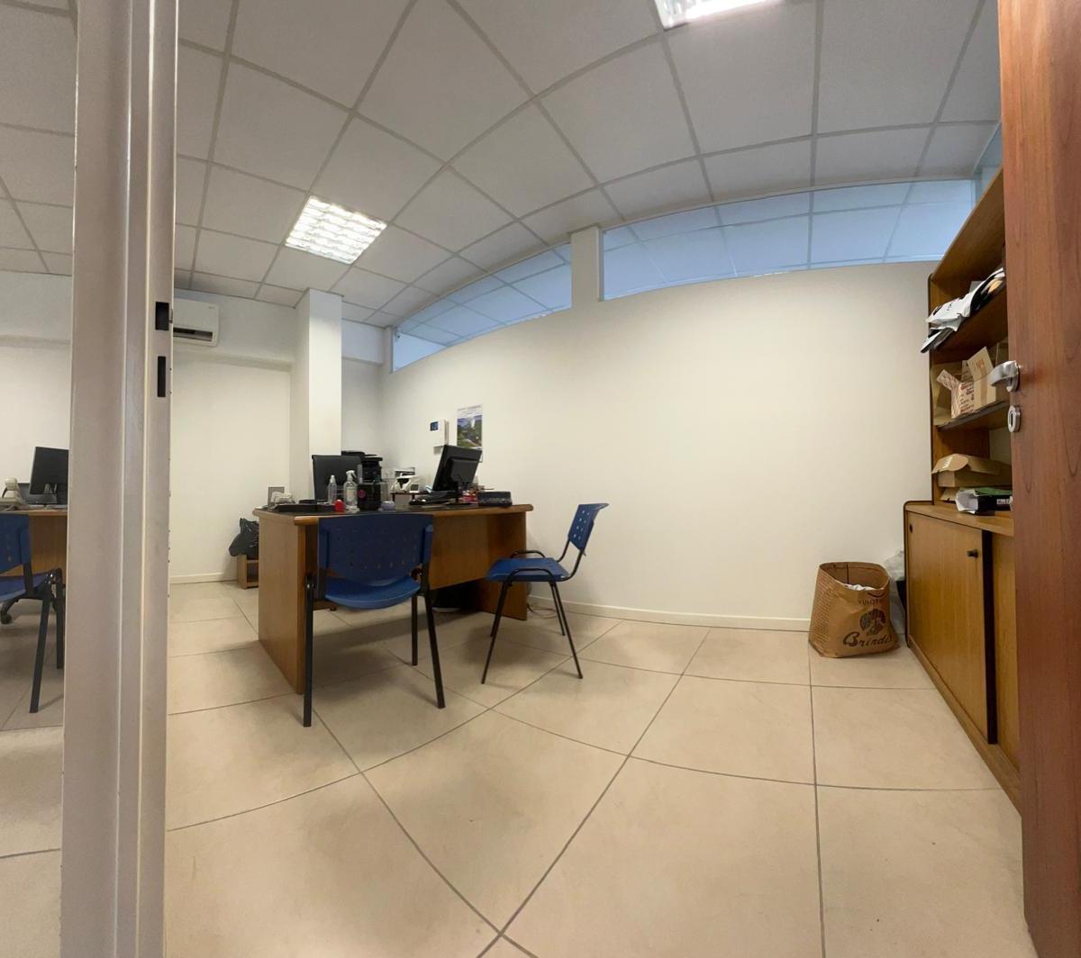 Foto de Oficina (piso completo) de 70m2 en centro comercial mayorista. Bogotá y, imagen 4