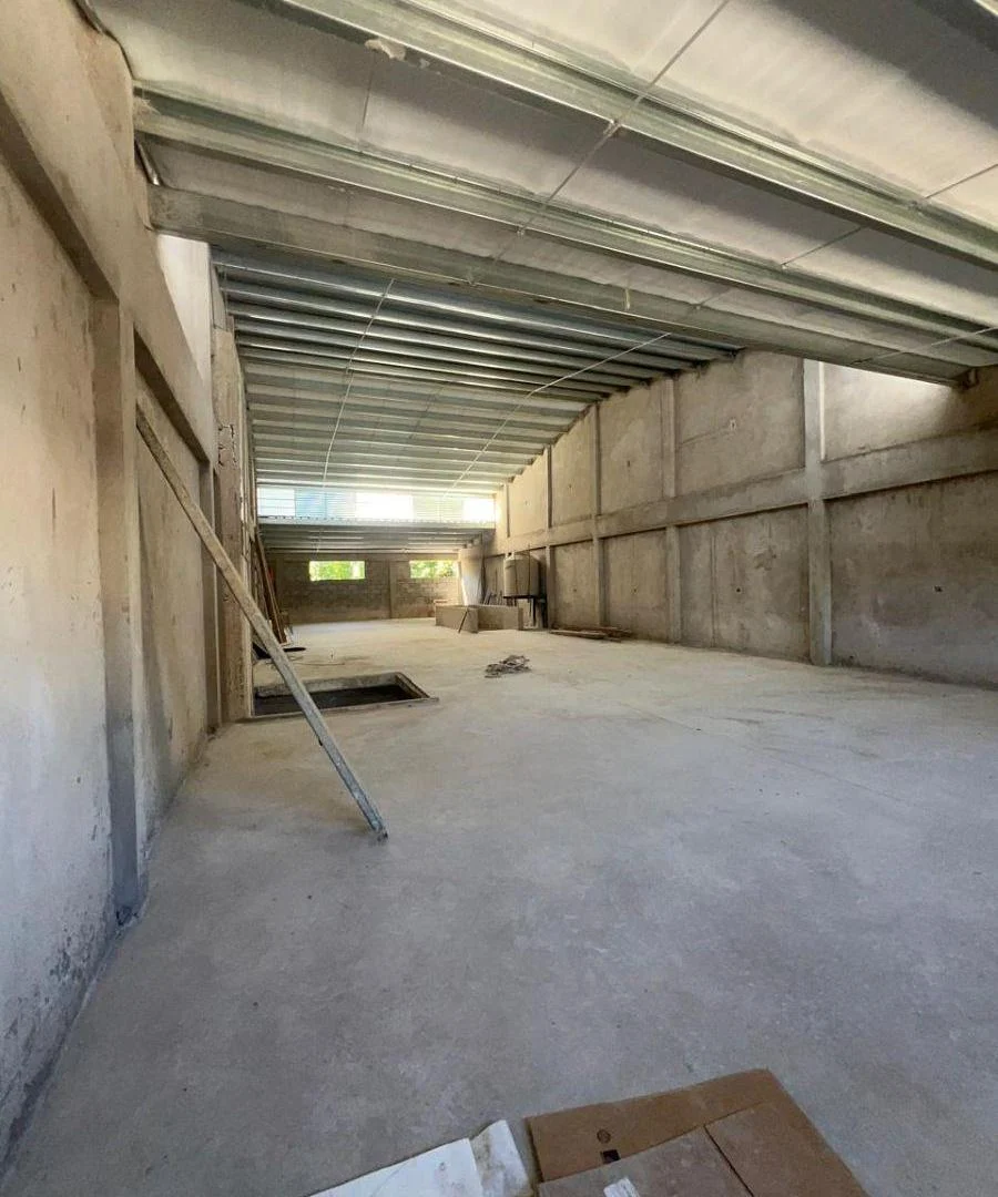 Foto de Local comercial con deposito a estrenar de 430m2 todo de loza - Mixtura 4 - Gaona 4760, imagen 3