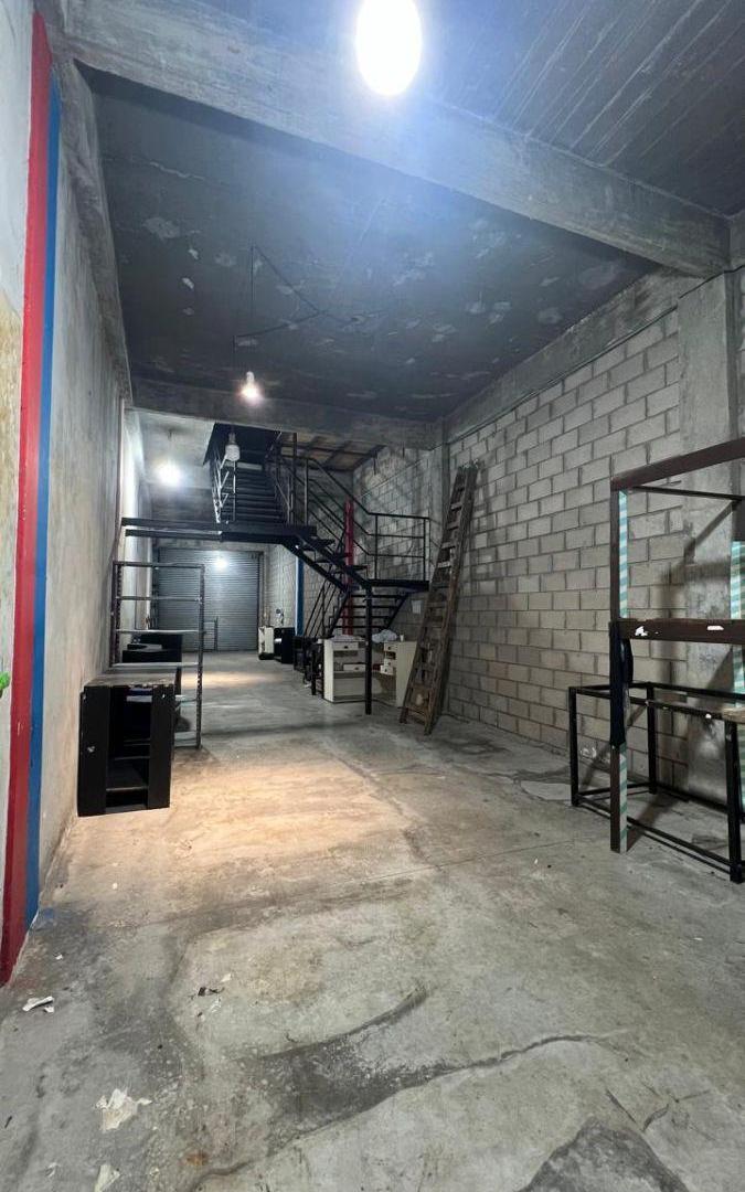 Foto de 2 depositos juntos o separados de 4.5 x 27 en 2 plantas - Bogotá 3706, imagen 2