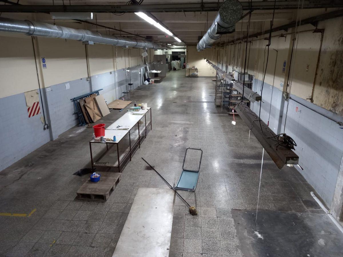 Foto de Deposito de 400 m2 todo en una planta sin columnas - Caracas 2038, imagen 2