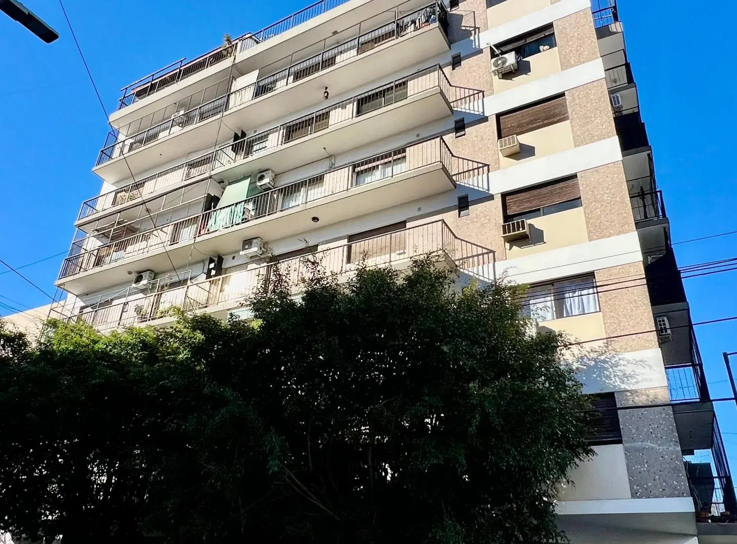 2 ambientes al frente con balcón - F. Vallese y Concordia 1