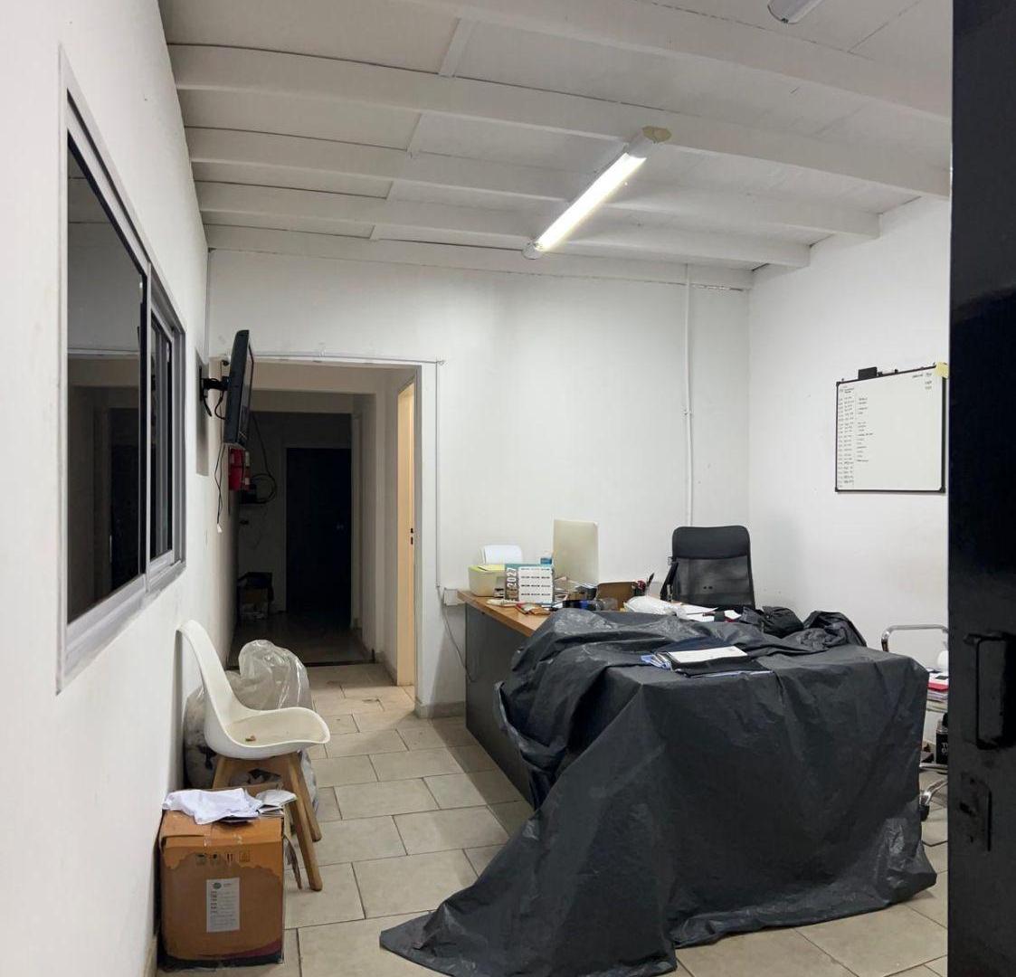 Foto de Deposito comercial de 10 x 30 en una sola planta sin columnas - Artigas, imagen 3
