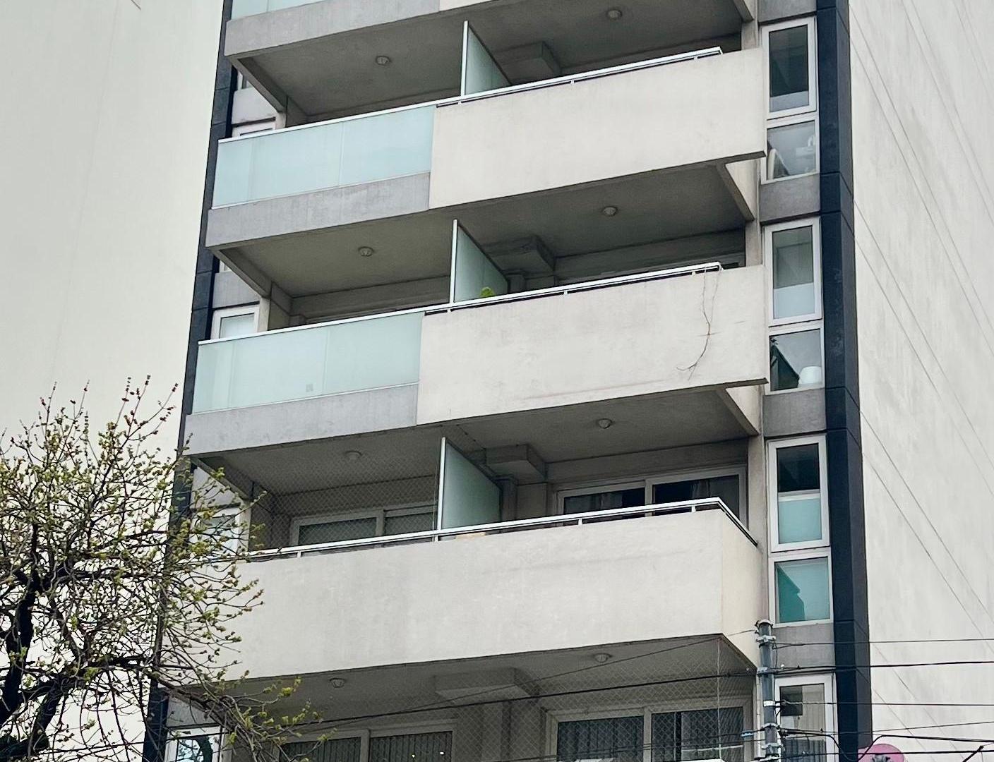 Foto de Monoambiente muy comodo! - Av. La Plata y Alberdi, imagen 2