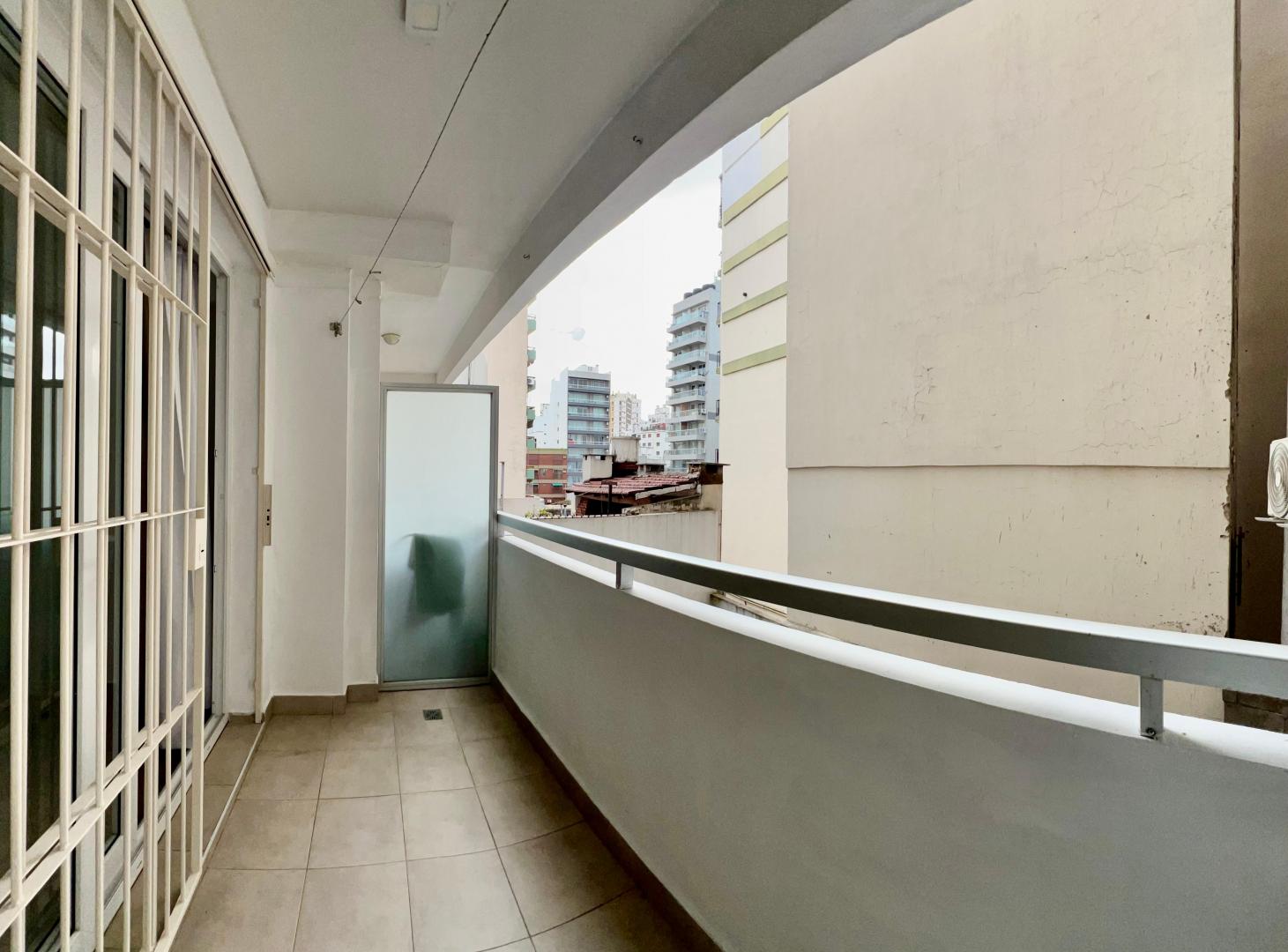 Foto de Monoambiente muy comodo! - Av. La Plata y Alberdi, imagen 5