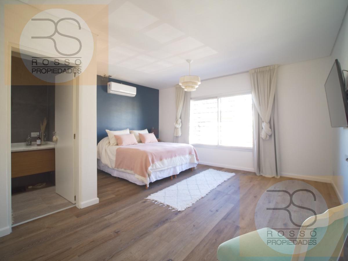 Foto de Venta de Amplia Casa de 6 Ambientes en Ramos Mejía, imagen 3