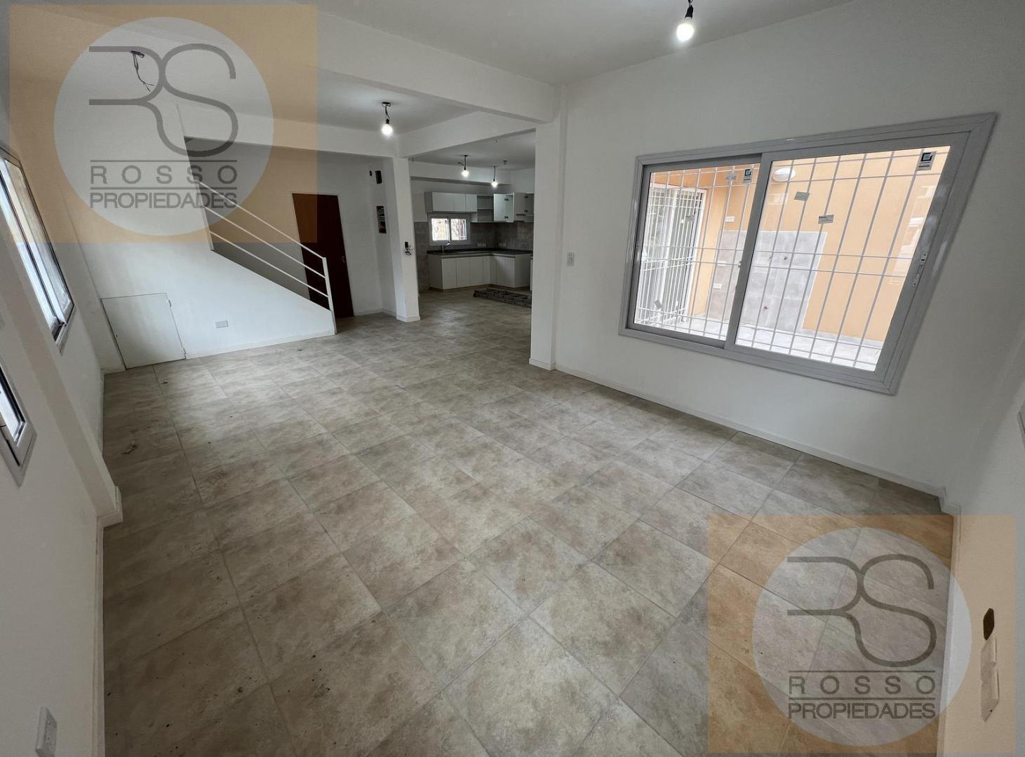 PH Dúplex tipo Casa 4 Ambientes en Venta - Villa Sarmiento - APTO CRÉDITO