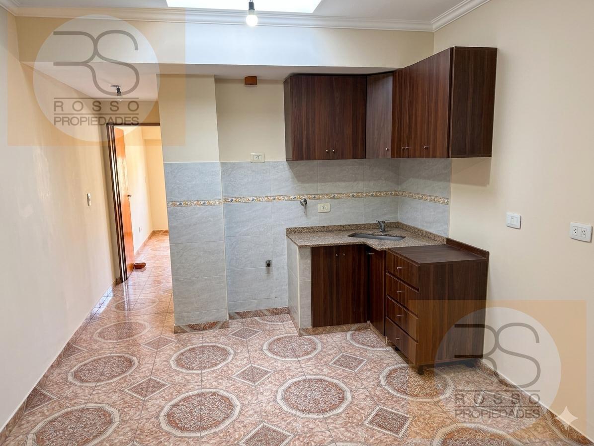 Foto de Departamento 2 Ambientes con Cochera en Alquiler - Villa Luzuriaga, imagen 2