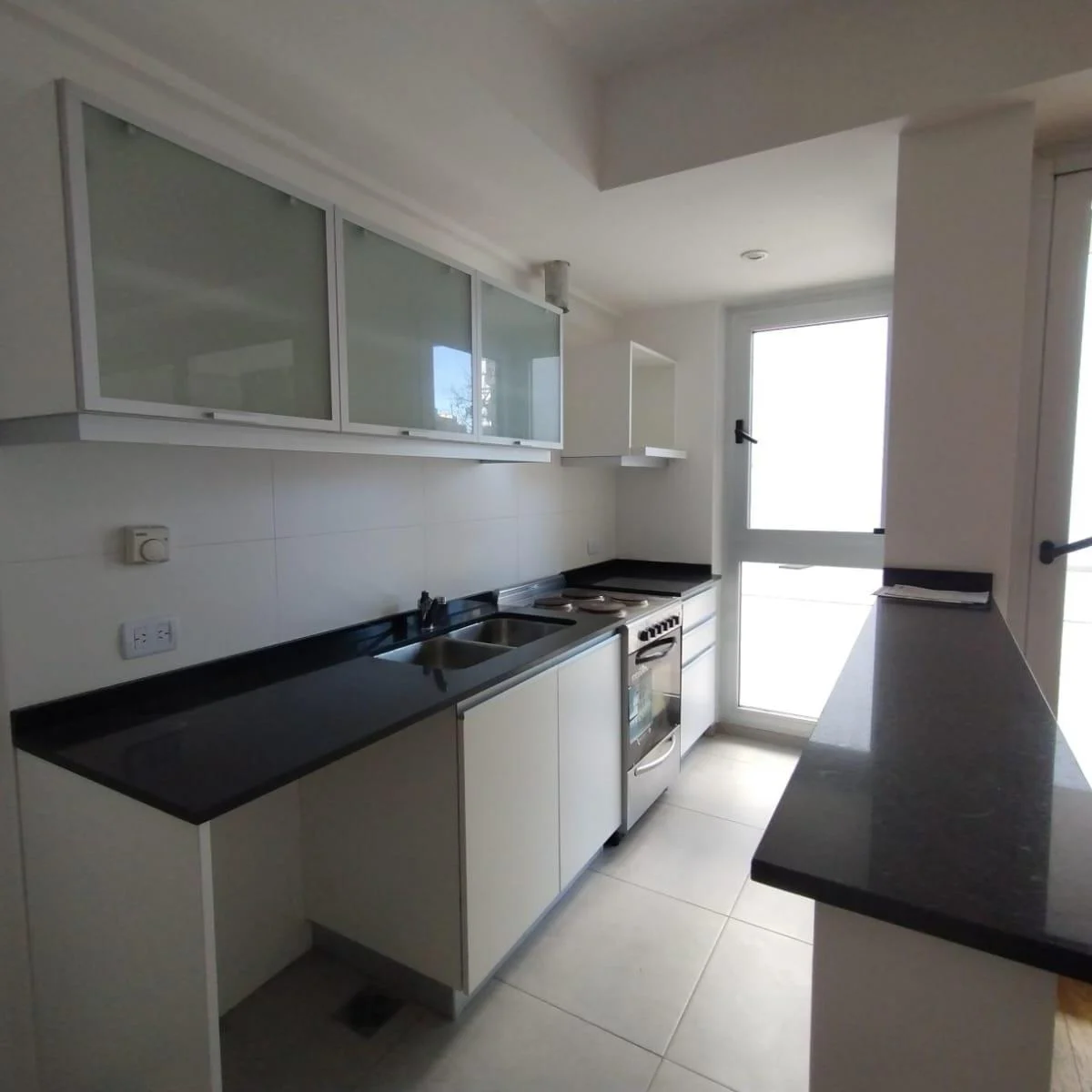 Venta Excelente Departamento 3 Ambientes - Balcon y Patio - Cochera Fija - Full Amenities 1