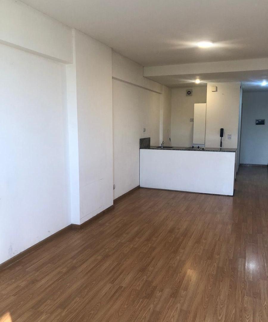 VENTA EXCELENTE MONOAMBIENTE VIVIENDA/ESTUDIO  CON AMENITIES EN EL CENTRO