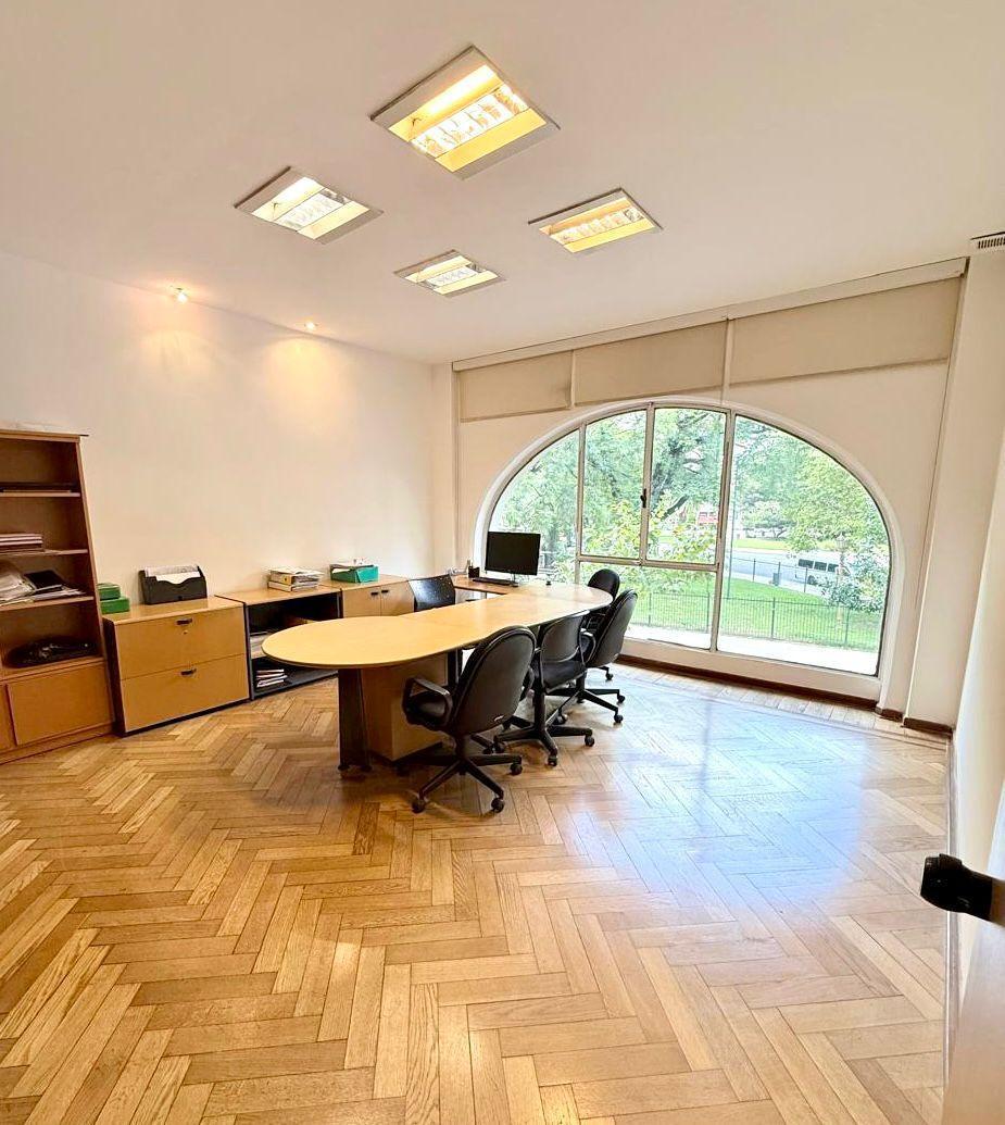 Foto de VENTA PISO CON AMPLIAS Y ELEGANTES OFICINAS EN EDIFICIO DE PATRIMONIO, imagen 4