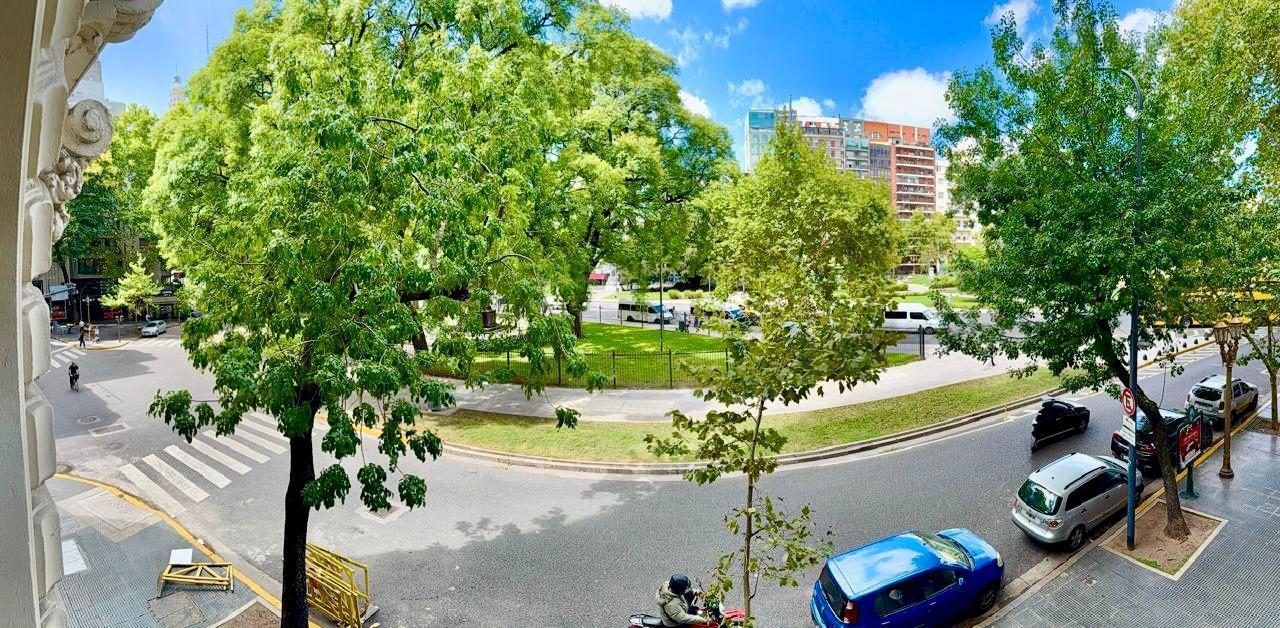 VENTA PISO CON AMPLIAS Y ELEGANTES OFICINAS EN EDIFICIO DE PATRIMONIO HISTÓRICO.