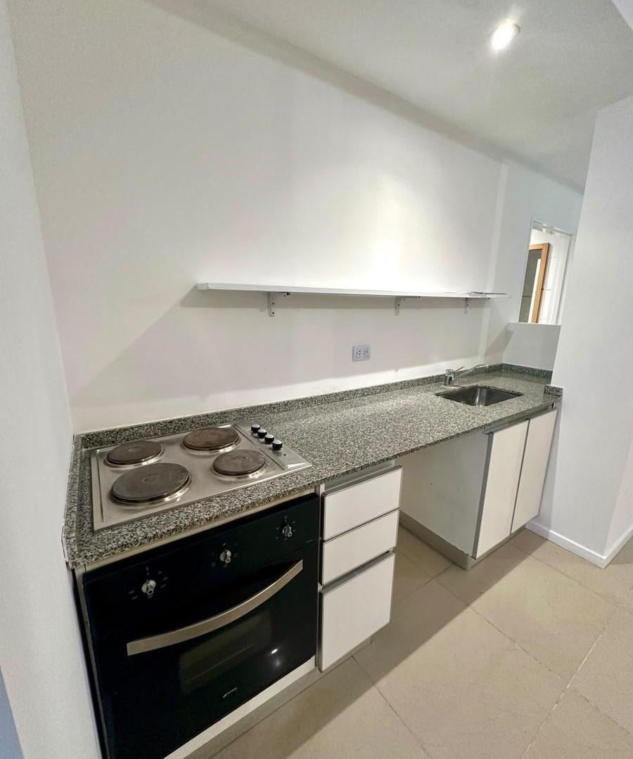 Foto de ALQUILER MONOAMBIENTE IMPECABLE CON PATIO Y BALCON- EN BAJO BELGRANO, imagen 2