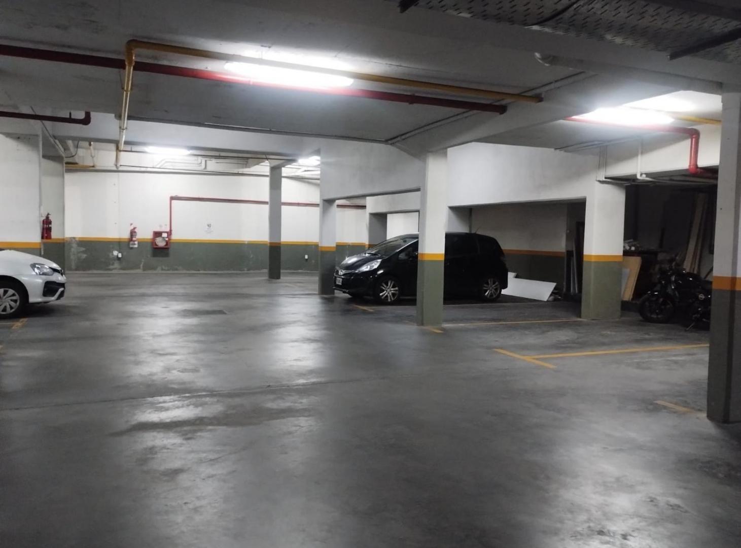 Foto de ¡¡NUEVO PRECIO!! VENTA COCHERA MUY AMPLIA EN BARRIO PARQUE, imagen 4