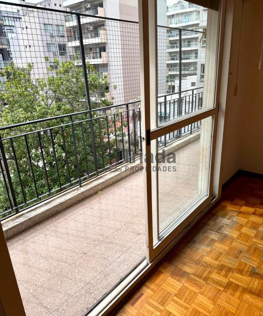 Foto de VENTA DEPARTAMENTO 4 AMBIENTES DEPENDENCIA COCHERA BAULERA MUY LUMINOSO, imagen 3