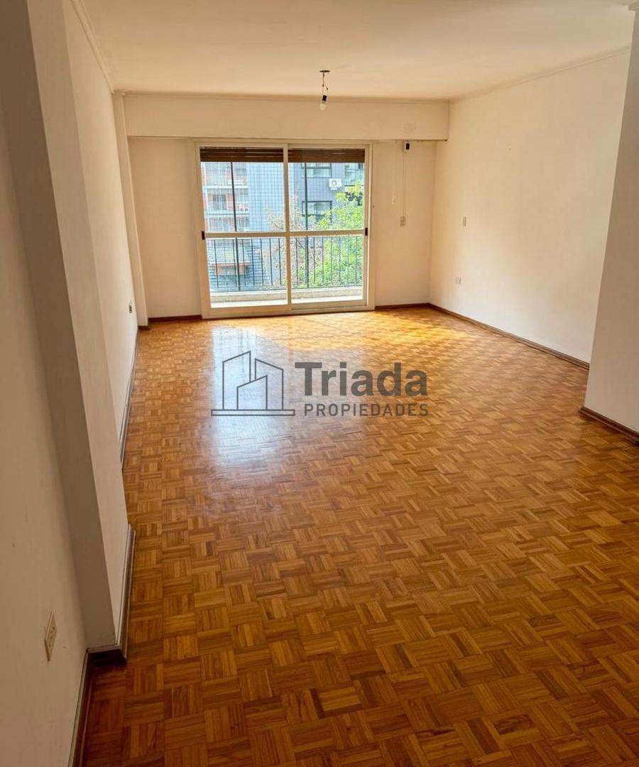 Foto de VENTA DEPARTAMENTO 4 AMBIENTES DEPENDENCIA COCHERA BAULERA MUY LUMINOSO, imagen 1