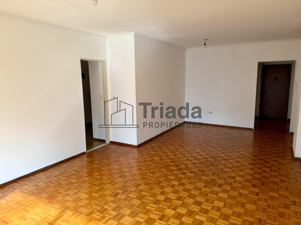 Foto de VENTA DEPARTAMENTO 4 AMBIENTES DEPENDENCIA COCHERA BAULERA MUY LUMINOSO, imagen 2