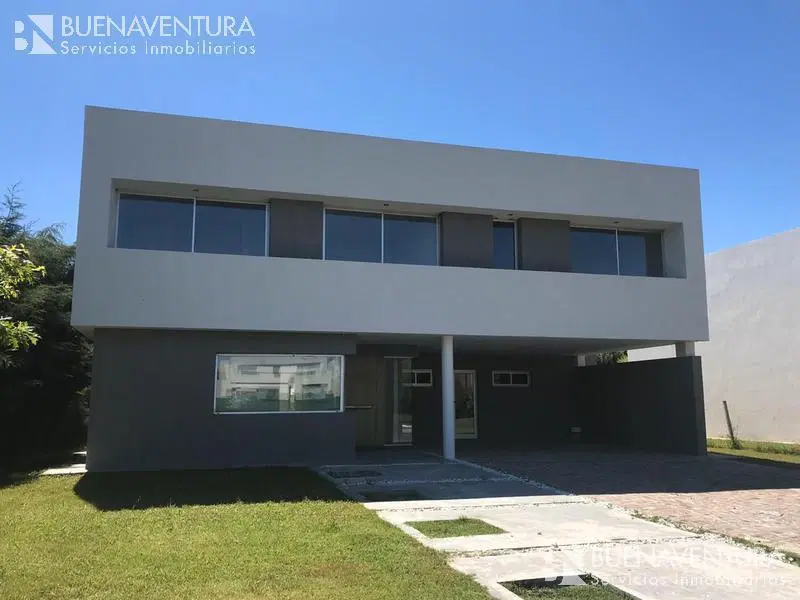 Impecable SE ALQUILA / SE VENDE - Fincas de Iraola II 3