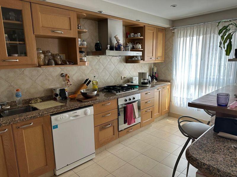 Departamento 6 Ambientes. | Avellaneda 528 3