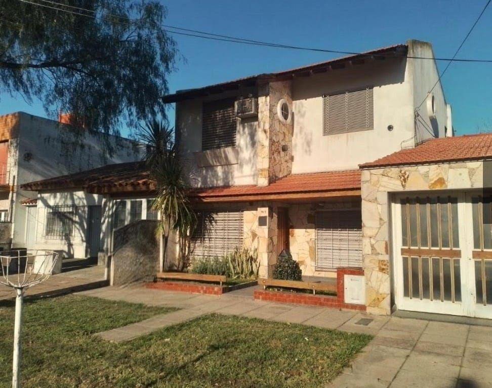 Casa 5 ambientes. | Rivera Indarte 717