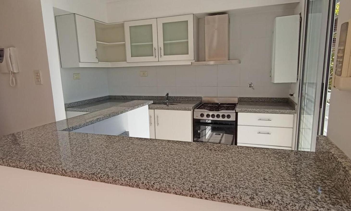Foto de Piso 4 Amb c/cochera descubierta Brown 1013 Quilmes Este, imagen 2