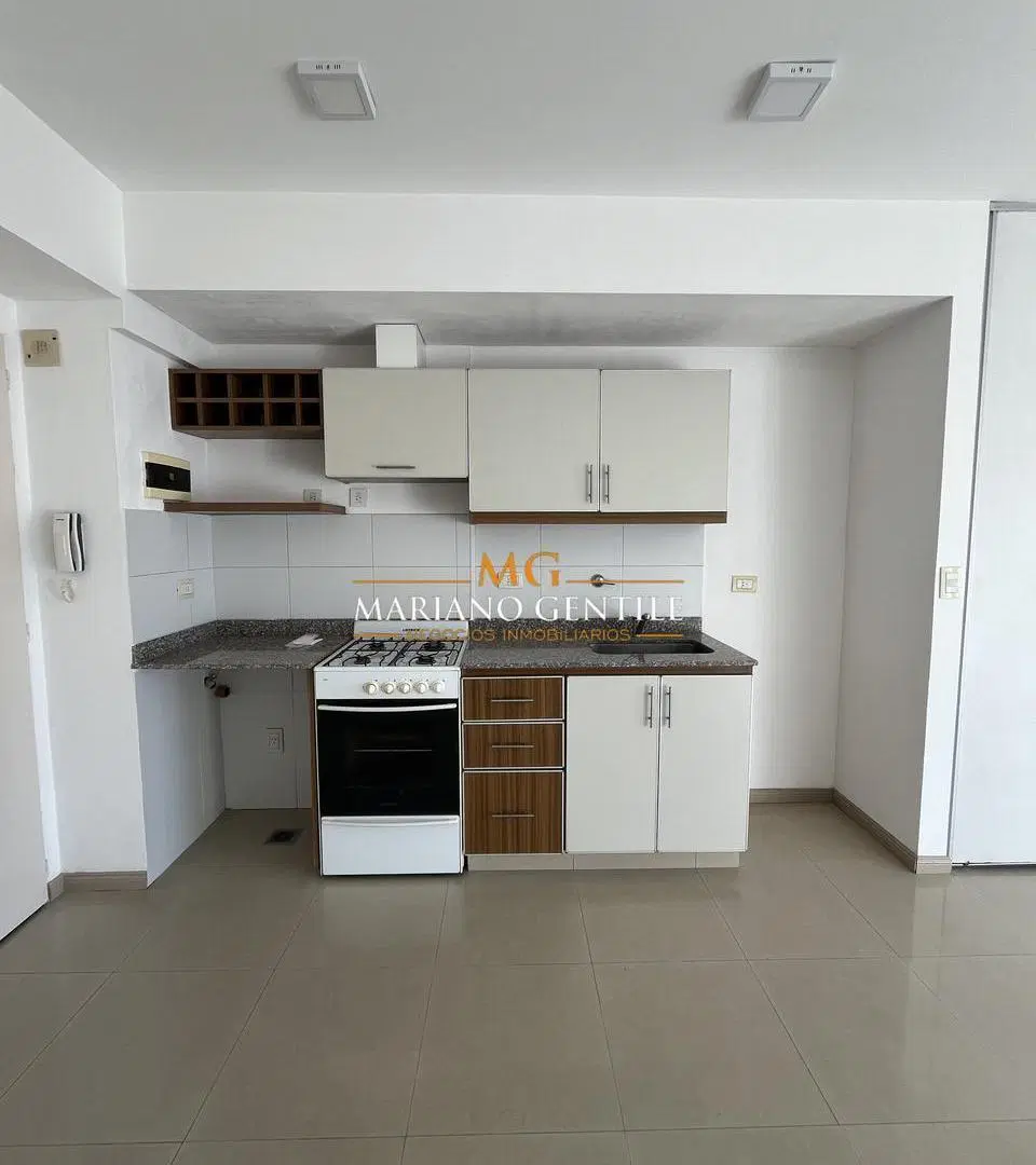 DEPARTAMENTO de 1 Ambiente “con BALCON” 4