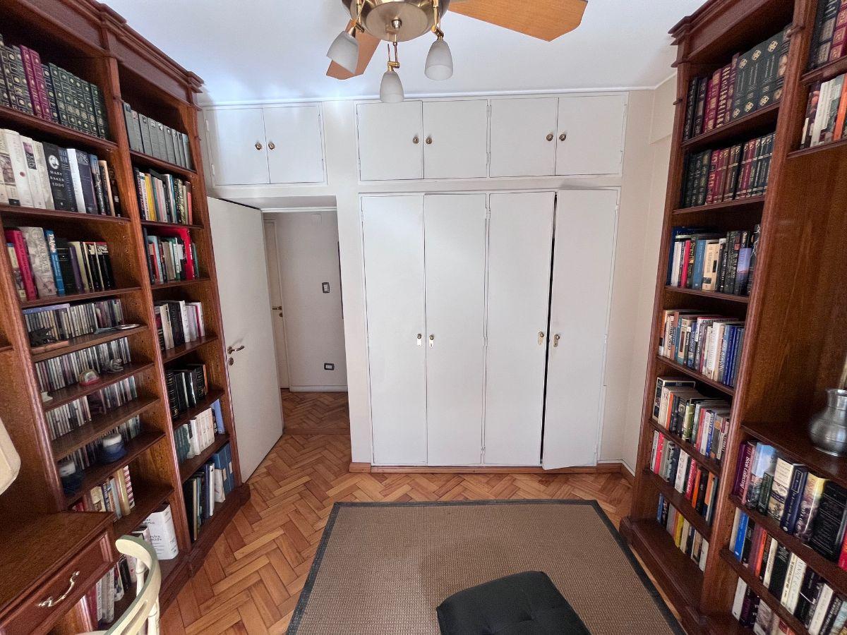 Foto de Departamento en venta de 4 ambientes en Palermo. Al frente, con balcón, imagen 4