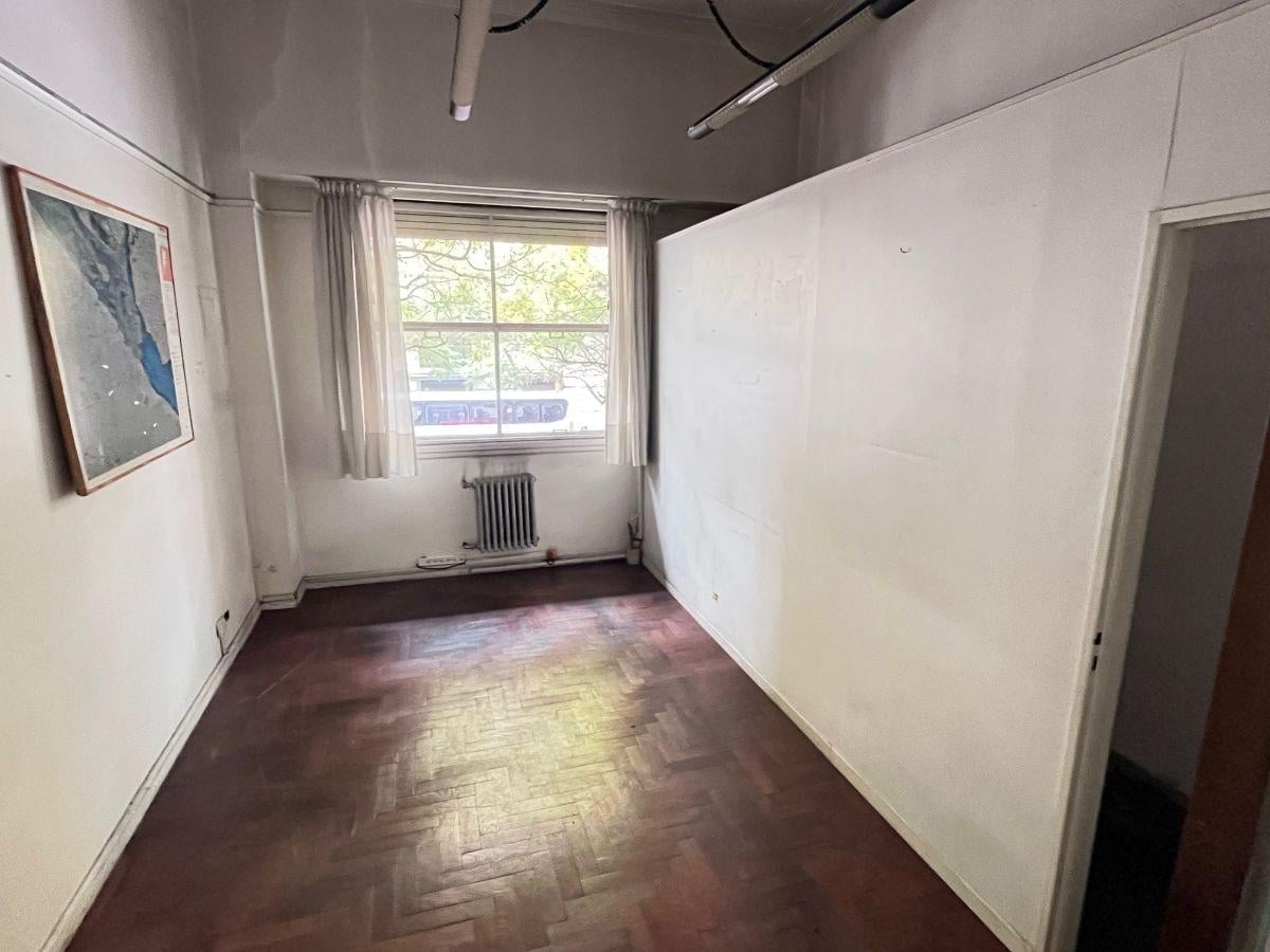 Foto de Oficina alquiler microcentro al frente amplios despachos y baños propios, imagen 5